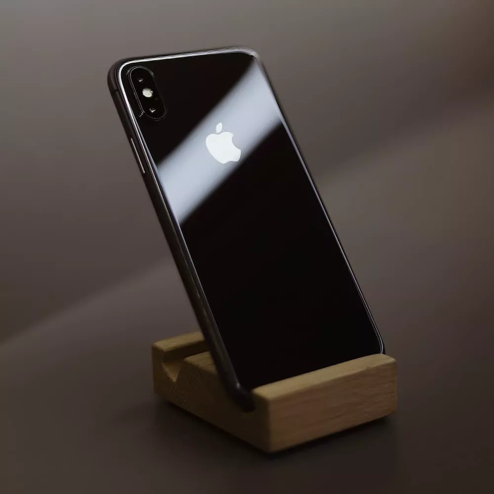 iPhone Xs 256GB ブラック 背面ひび iPhone XSブラック 本体 裏側ひび割れあり Apple iPhoneXS ブラック